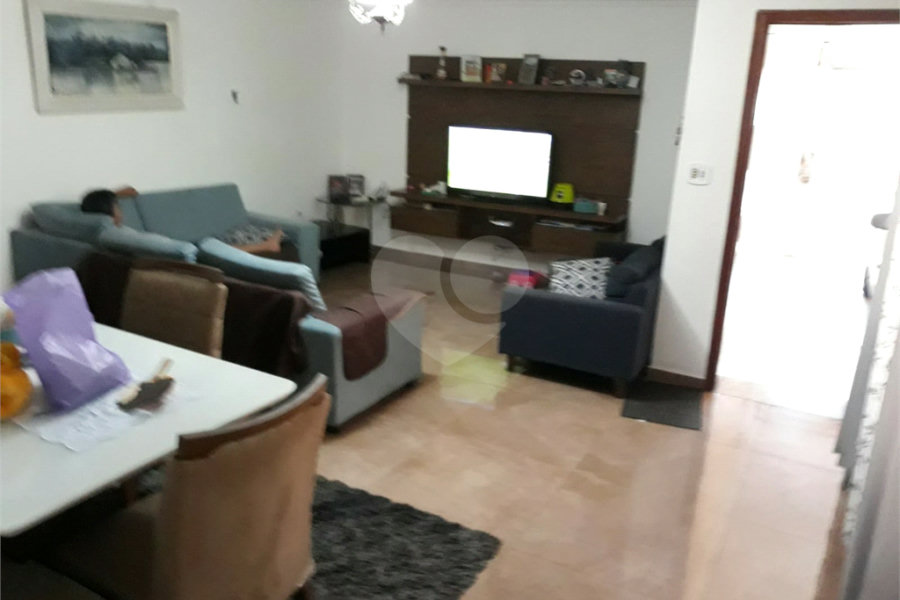 Sobrado à venda com 4 quartos, sendo 2 suítes, em Parque Edu Chaves, São Paulo, SP
