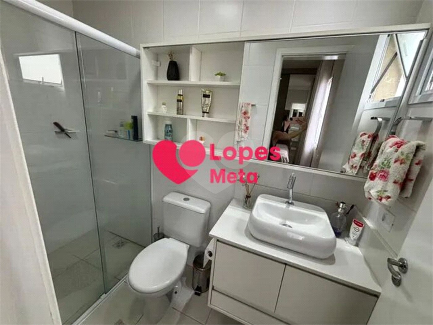 Apartamento à venda com 2 quartos, sendo 1 suíte, em Areão, Taubaté, SP