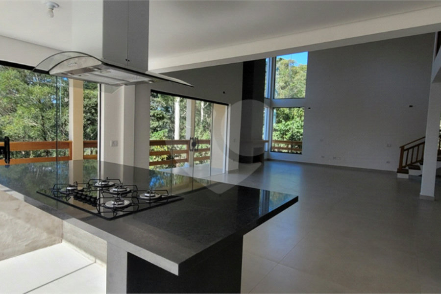 Casa à venda com 4 suítes no condomínio Sausalito, Mairiporã - SP