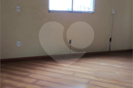 Sobrado à venda com 5 quartos, sendo 3 suítes, em Vila Campestre, São Paulo, SP