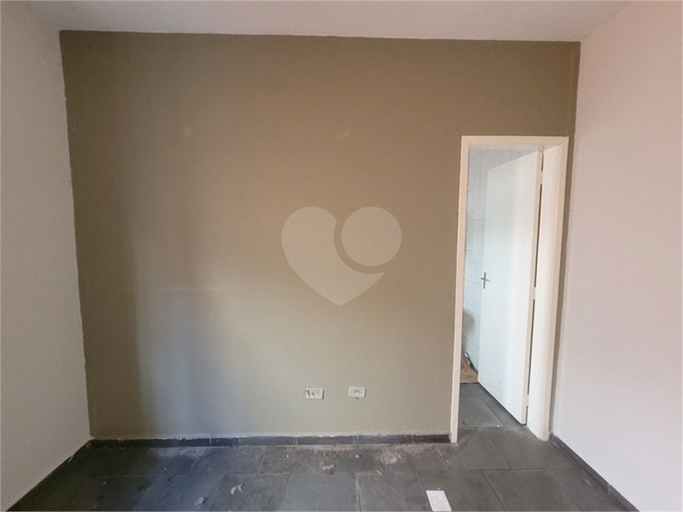 Casa à venda com 3 quartos, sendo 1 suíte, em Vila Vitório Mazzei, São Paulo, SP