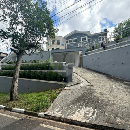 Casa à venda com 6 suítes no condomínio Arujá V, Arujá - SP