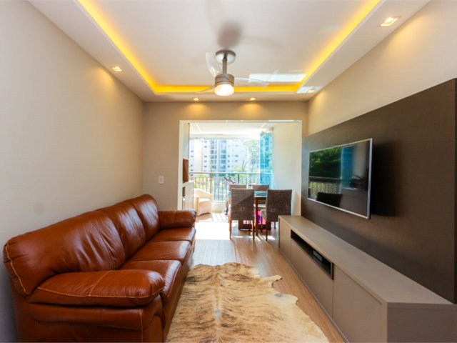 Apartamento à venda com 3 quartos, sendo 1 suíte,  em Santo Amaro, São Paulo, SP