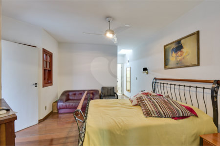 Casa de Vila à venda com 3 quartos, sendo 2 suítes, em Granja Julieta, São Paulo, SP