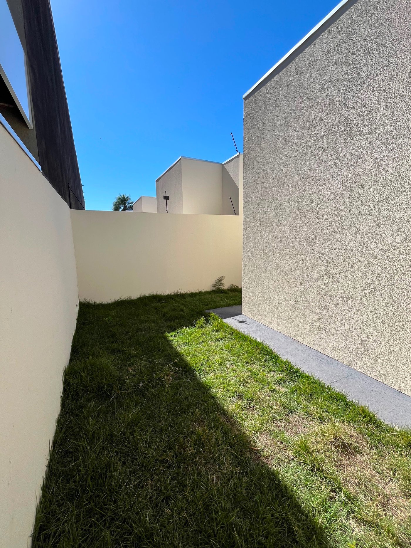 Casa à venda com 2 quartos, sendo 1 suíte,  em Vila Nova, Três Lagoas, MS