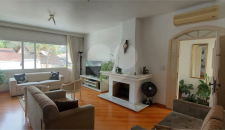 Casa Térrea à venda com 4 quartos, sendo 2 suítes,  em Tremembé, São Paulo, SP