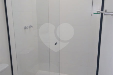 Casa à venda ou para alugar com 3 suítes no condomínio Quinta das Oliveiras, Valinhos - SP