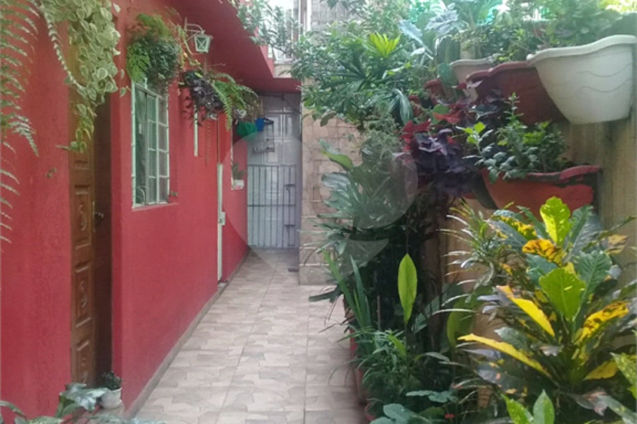 Sobrado à venda com 3 quartos no Brasilândia, São Paulo, SP