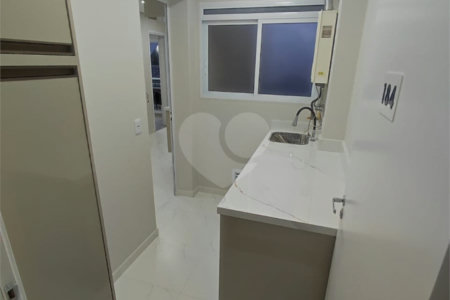 Apartamento à venda com 3 quartos, sendo 2 suítes,  em Jardim Arpoador, São Paulo, SP