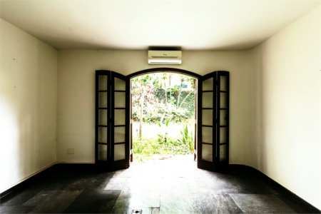 Casa à venda com 4 quartos, sendo 1 suíte, em Jardim das Bandeiras, São Paulo, SP