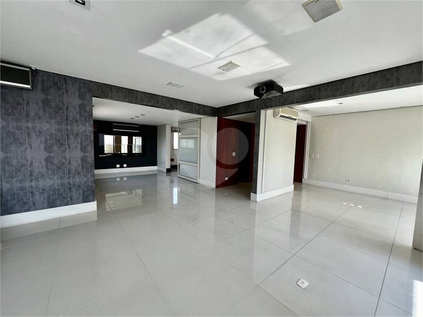 Apartamento à venda com 4 quartos, sendo 3 suítes,  em Campo Belo, São Paulo, SP