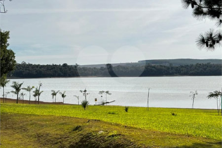 Terreno à venda no condomínio Le Portier Nautic Residence, Piedade - SP