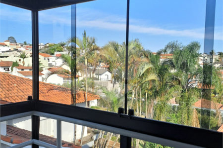Sobrado à venda com 3 quartos, sendo 1 suíte,  em Vila Oliveira, Mogi das Cruzes, SP