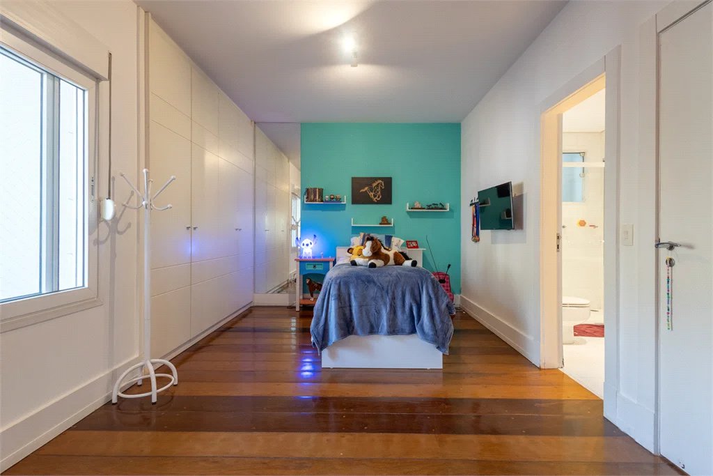 Casa à venda com 4 suítes em Jardim Guedala, São Paulo, SP