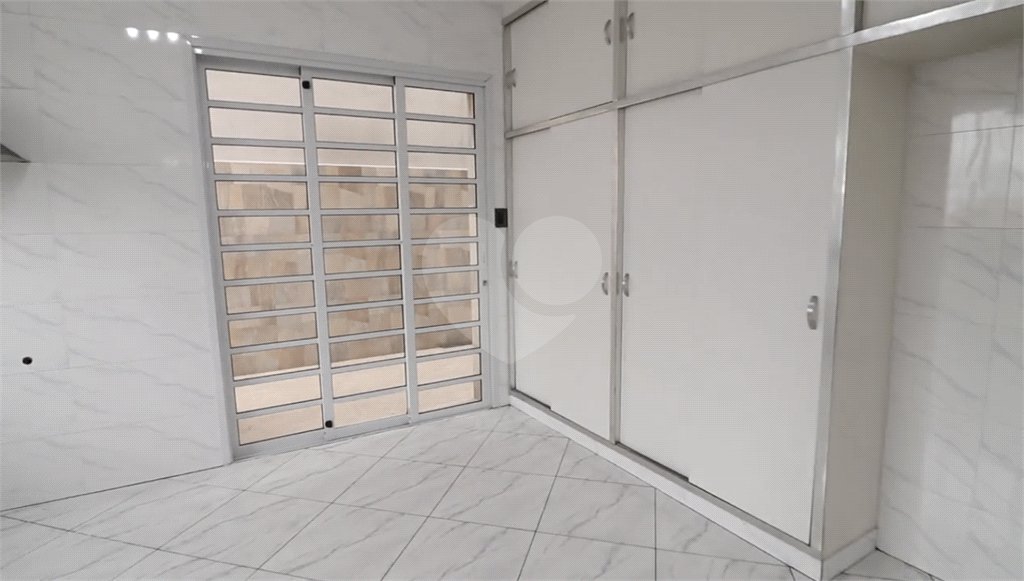 Sobrado à venda com 4 quartos em Vila Guilherme, São Paulo, SP