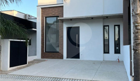 Casa à venda com 3 quartos, sendo 1 suíte,  no condomínio Portal dos Sabiás, Itu - SP