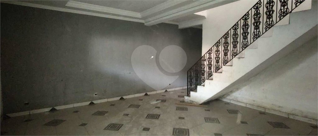 Sobrado à venda com 3 quartos, sendo 1 suíte, em Cidade Kemel, São Paulo, SP