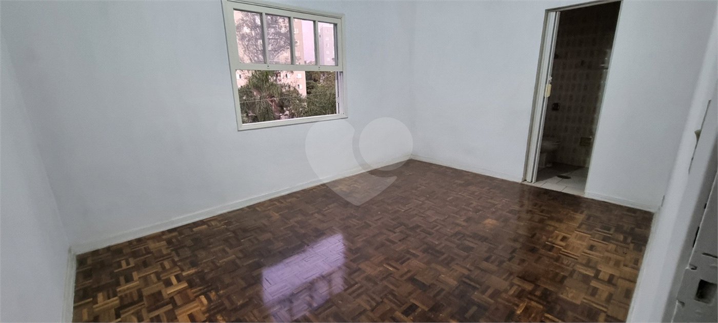 Casa à venda com 3 quartos, sendo 1 suíte,  em Jardim Rosa Maria, São Paulo, SP