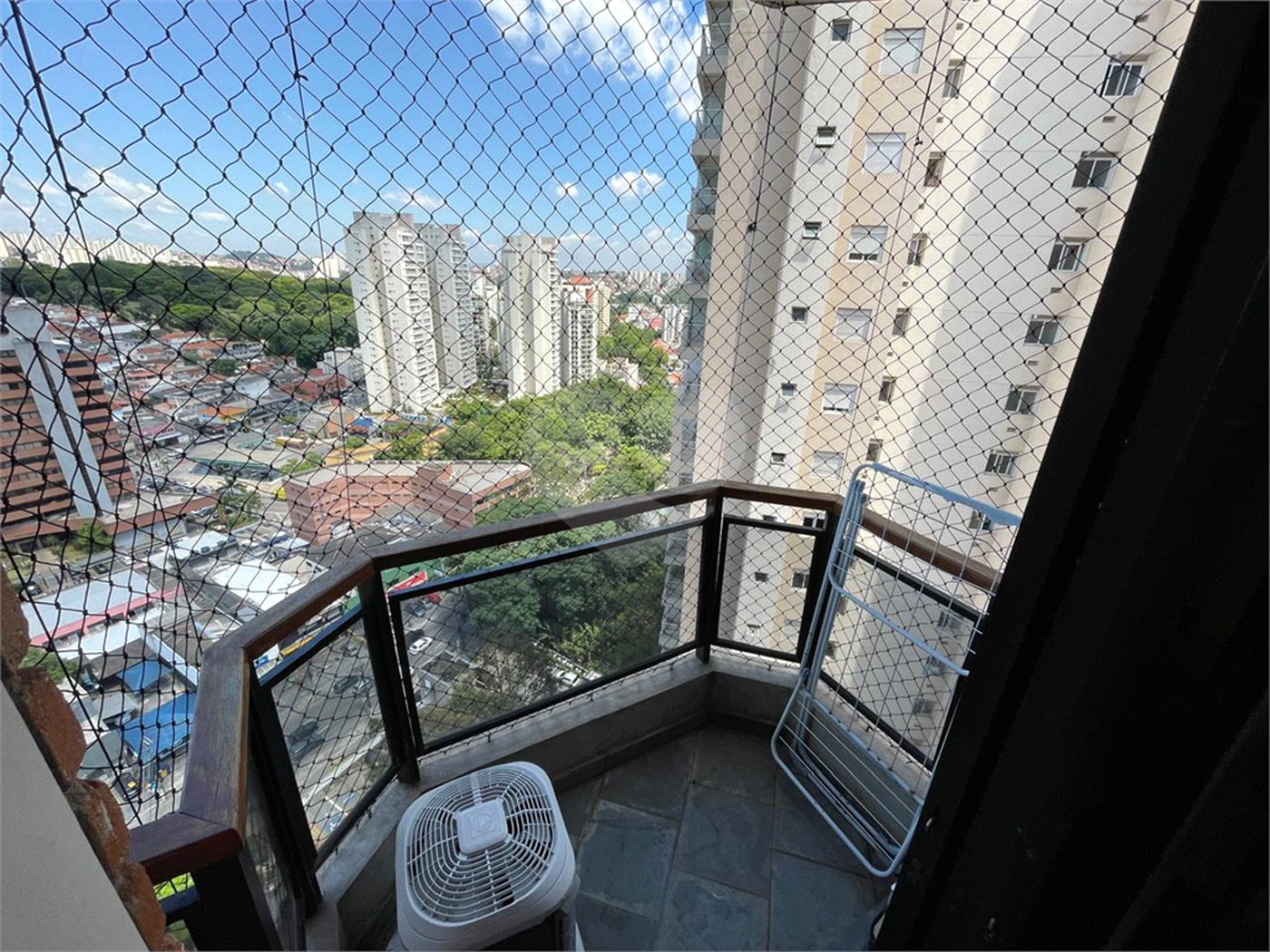 Apartamento à venda com 3 quartos, sendo 1 suíte, em Parque Bairro Morumbi, São Paulo, SP