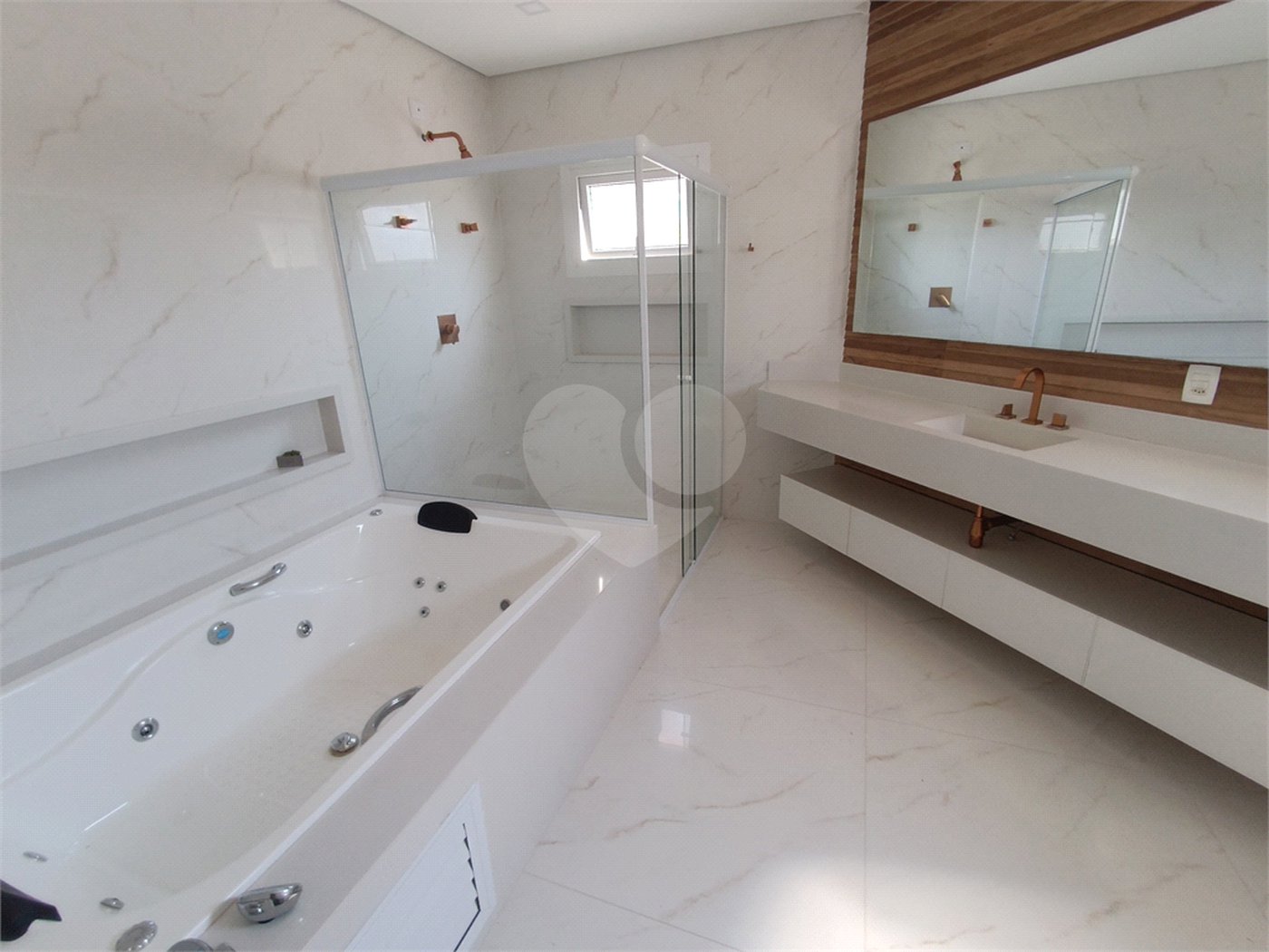 Casa à venda com 4 quartos, sendo 2 suítes, no condomínio Terras de Santa Adélia, Vargem Grande Paulista - SP