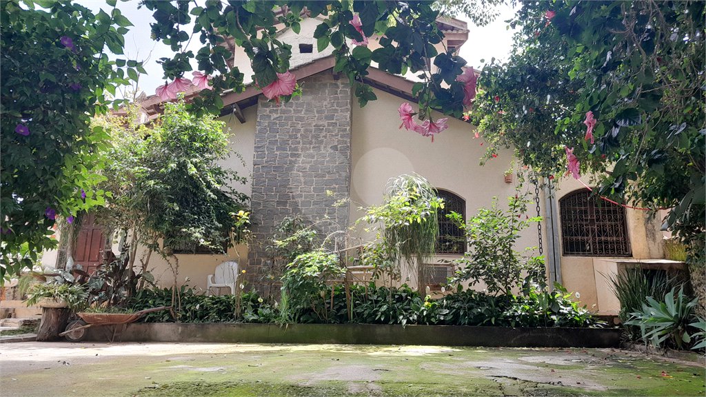 Sobrado à venda com 6 quartos, sendo 4 suítes, em Retiro das Fontes, Atibaia, SP