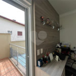 Casa à venda com 4 quartos, sendo 2 suítes, no condomínio Floradas da Serra, São Paulo - SP