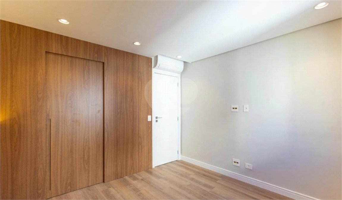 Apartamento à venda com 2 quartos, sendo 1 suíte, em Vila Olímpia, São Paulo, SP