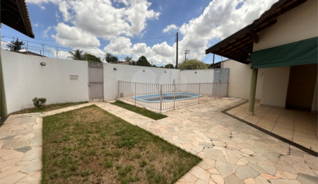 Casa à venda com 3 quartos, sendo 1 suíte,  em Jardim Primaveril, Três Lagoas, MS