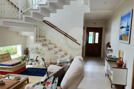 Casa à venda com 4 suítes no condomínio Pedra Grande, Atibaia - SP