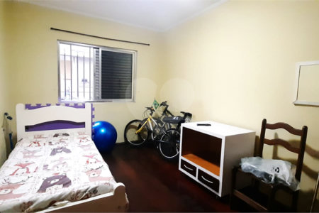 Casa à venda com 3 quartos, sendo 1 suíte, em Vila Nivi, São Paulo, SP