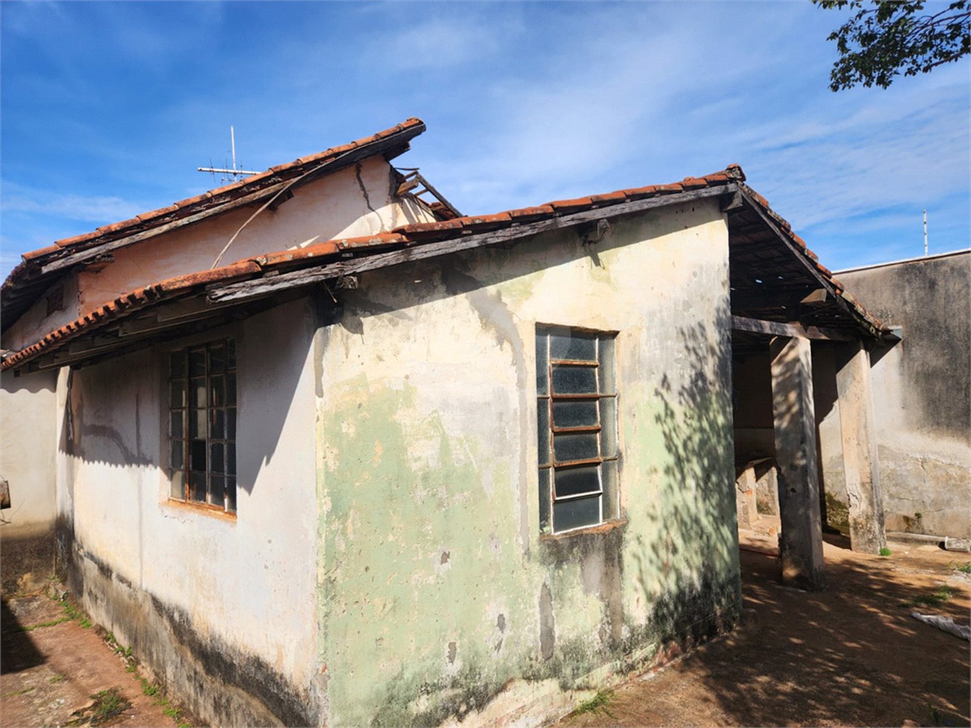 Casa à venda com 2 quartos em Vila Cidade Industrial (vila Xavier), Araraquara, SP