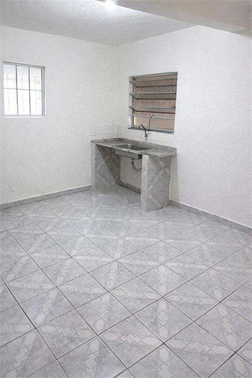Casa à venda com 3 quartos, sendo 1 suíte,  em Jardim Campo Limpo, São Paulo, SP