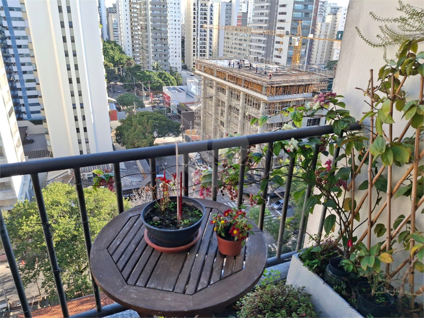Apartamento à venda com 2 quartos, sendo 1 suíte, em Moema, São Paulo, SP