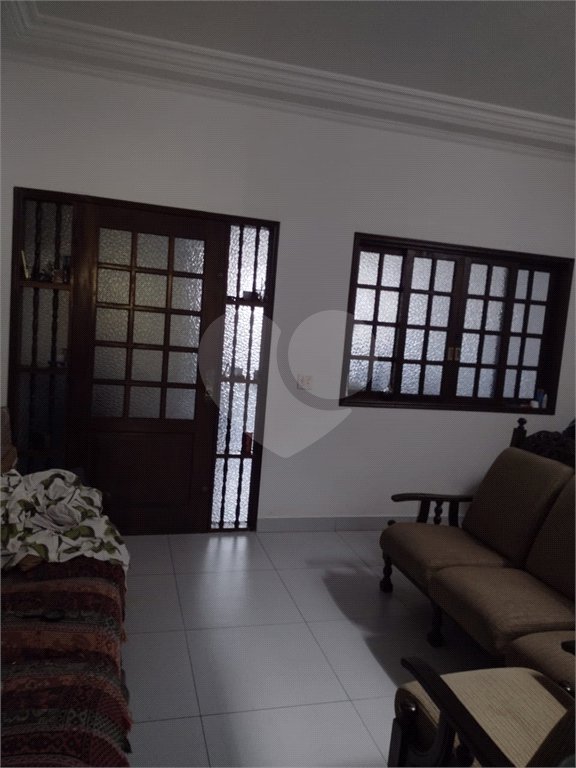 Casa à venda com 4 quartos, sendo 1 suíte,  em Jardim Cacique, Suzano, SP