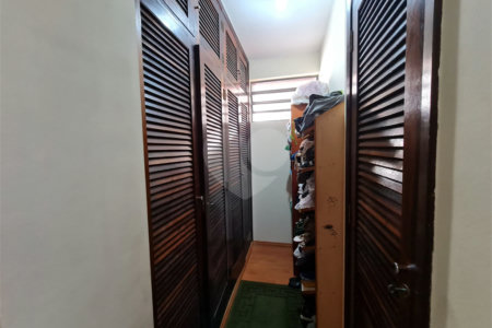 Casa à venda com 3 quartos, sendo 1 suíte, em Interlagos, São Paulo, SP