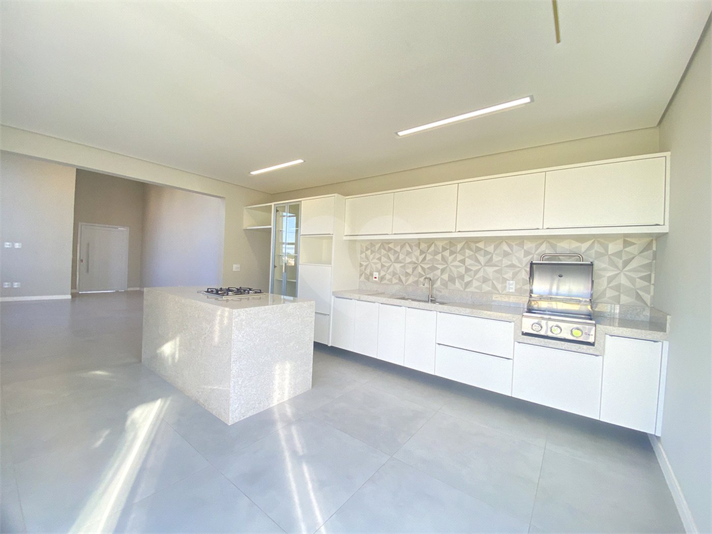 Casa à venda com 3 quartos, sendo 1 suíte, no condomínio Reserva Central Parque, Salto - SP