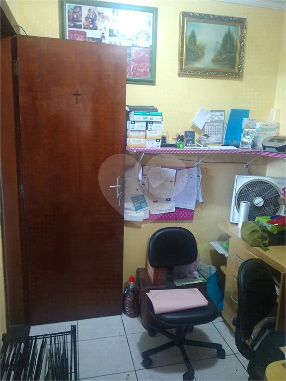 Sobrado à venda com 3 quartos, sendo 1 suíte,  em Vila do Castelo, São Paulo, SP