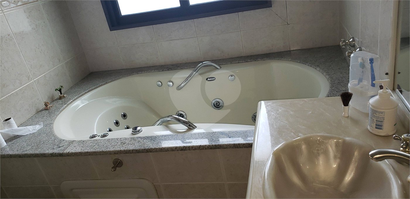 Casa à venda com 5 quartos, sendo 2 suítes, no condomínio Alpes da Cantareira, Mairiporã - SP