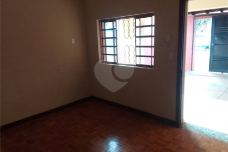 Casa à venda com 3 quartos, sendo 1 suíte, em Vila Progresso, Araraquara, SP
