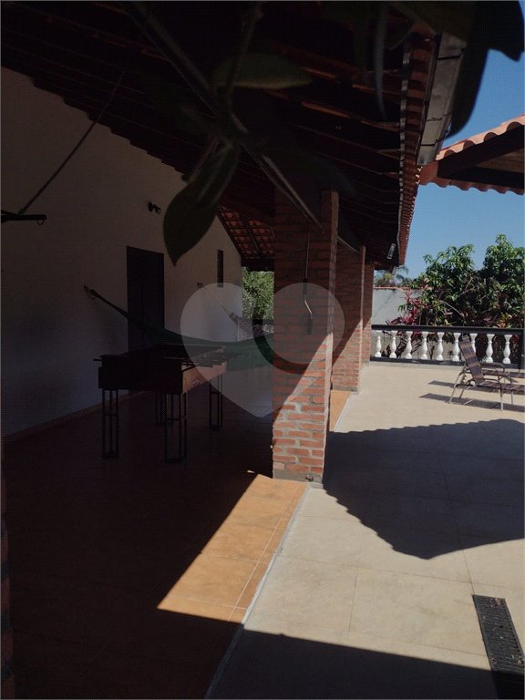 Casa à venda com 3 quartos, sendo 1 suíte, no condomínio Acmti - Colinas do Mosteiro, Terras de Itaici e Recanto dos Pássaros, Indaiatuba - SP