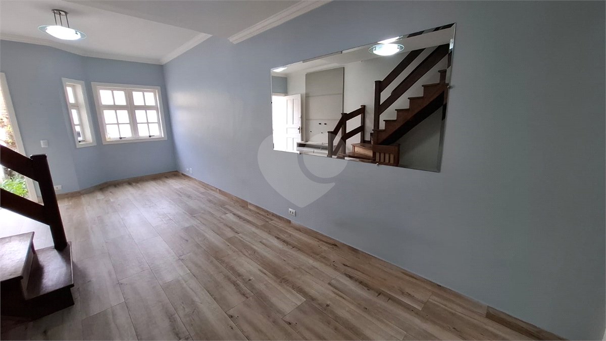 Casa à venda com 2 suítes no condomínio Village Palmas, São Paulo - SP
