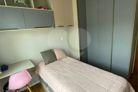 Casa à venda com 3 quartos, sendo 1 suíte,  no condomínio Aruã, Mogi das Cruzes - SP
