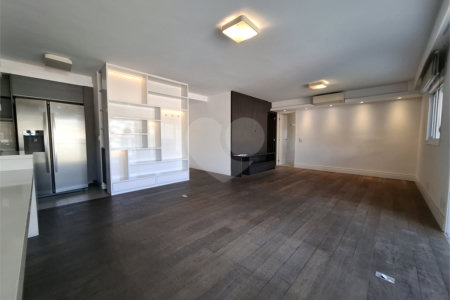 Apartamento à venda com 3 suítes em Vila Ipojuca, São Paulo, SP