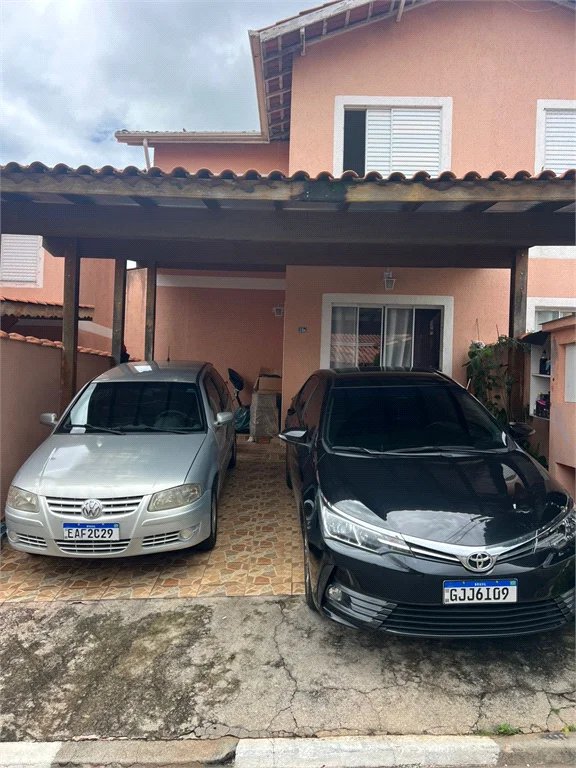 Casa à venda com 2 quartos no condomínio Recanto das Graças, Cotia - SP