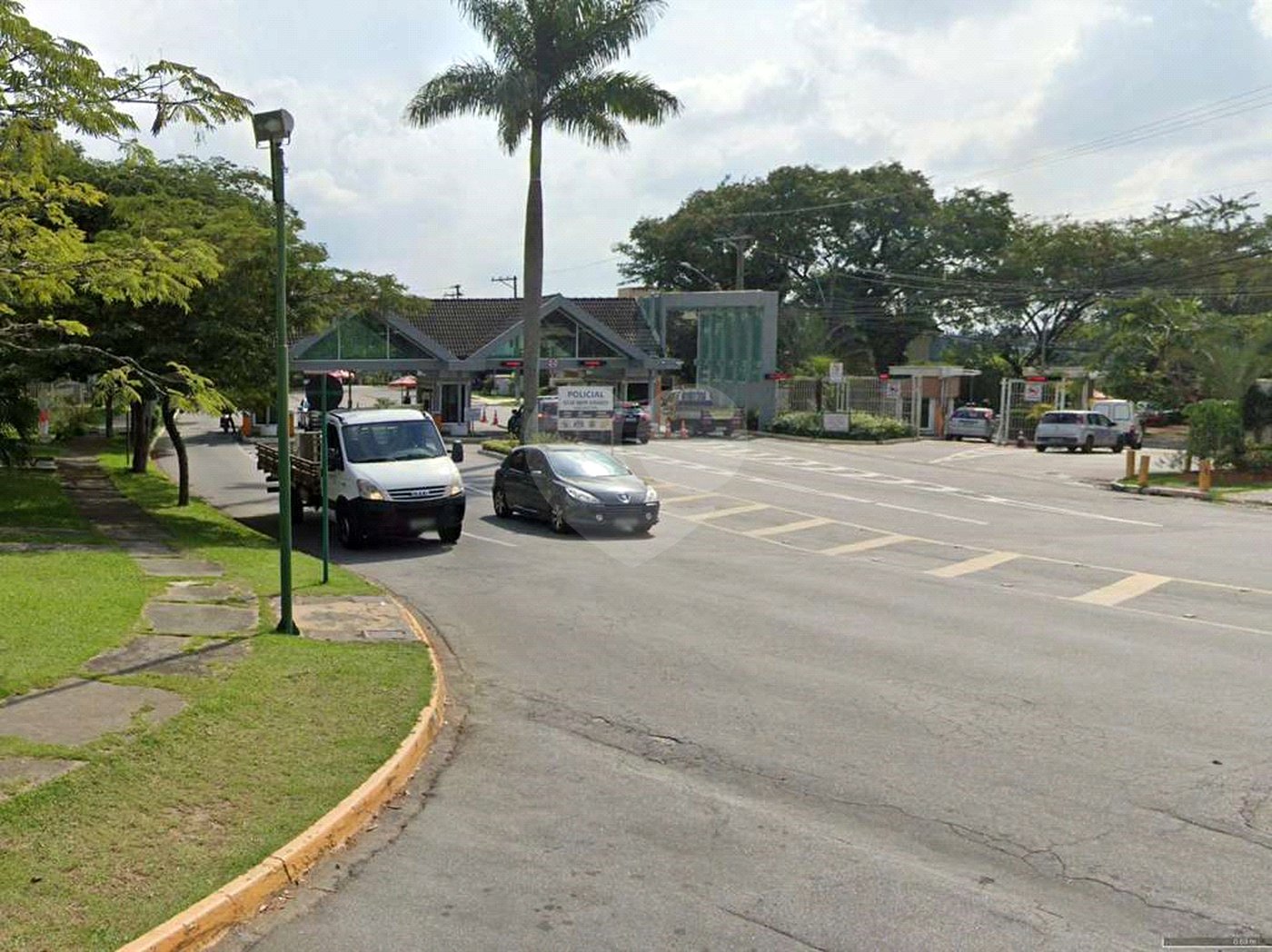 Casa à venda com 4 quartos, sendo 2 suítes,  no condomínio São Paulo Ii, Cotia - SP