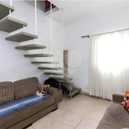 Sobrado à venda com 2 quartos, sendo 1 suíte, em Chora Menino, São Paulo, SP