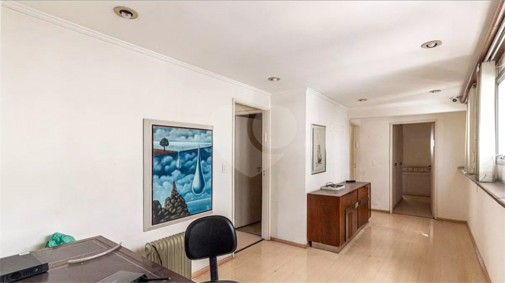 Apartamento à venda com 3 quartos, sendo 1 suíte,  em Higienópolis, São Paulo, SP