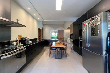 Casa à venda com 3 suítes no condomínio Vinhas da Vista Alegre - Lado Sede, Vinhedo - SP