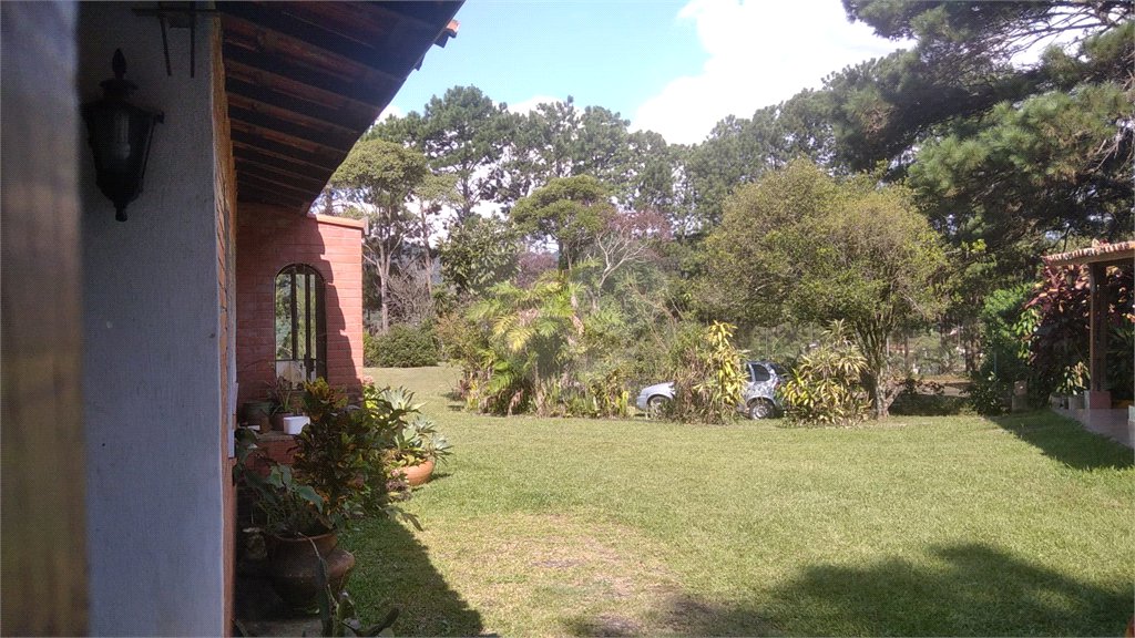 Casa à venda com 5 quartos, sendo 3 suítes, no condomínio Alpes da Cantareira, Mairiporã - SP