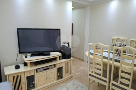 Apartamento à venda com 2 quartos em Parque Maria Domitila, São Paulo, SP